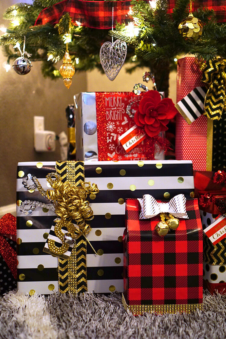 Tips + Tricks for Gorgeous Gift Wrap