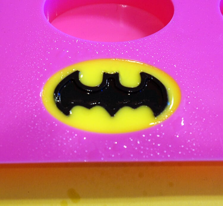https://www.happinessishomemade.net/wp-content/uploads/2017/06/How-to-Make-DIY-Batman-Soap.jpg