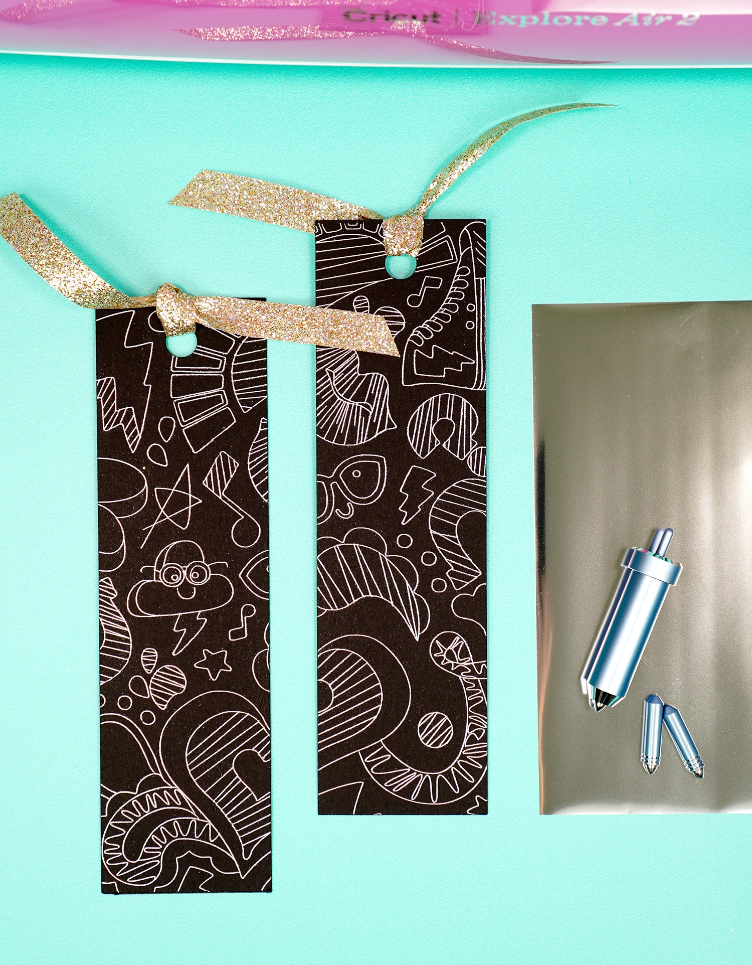 Make a faux leather bag tag with the Cricut Foil Transfer Tool