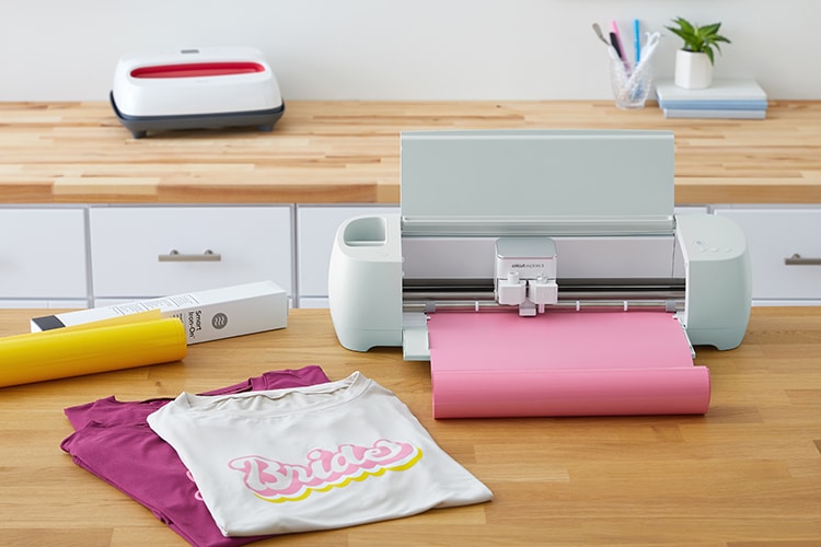 Cricut Explorer Air 2 + accessories - arts & crafts - by owner