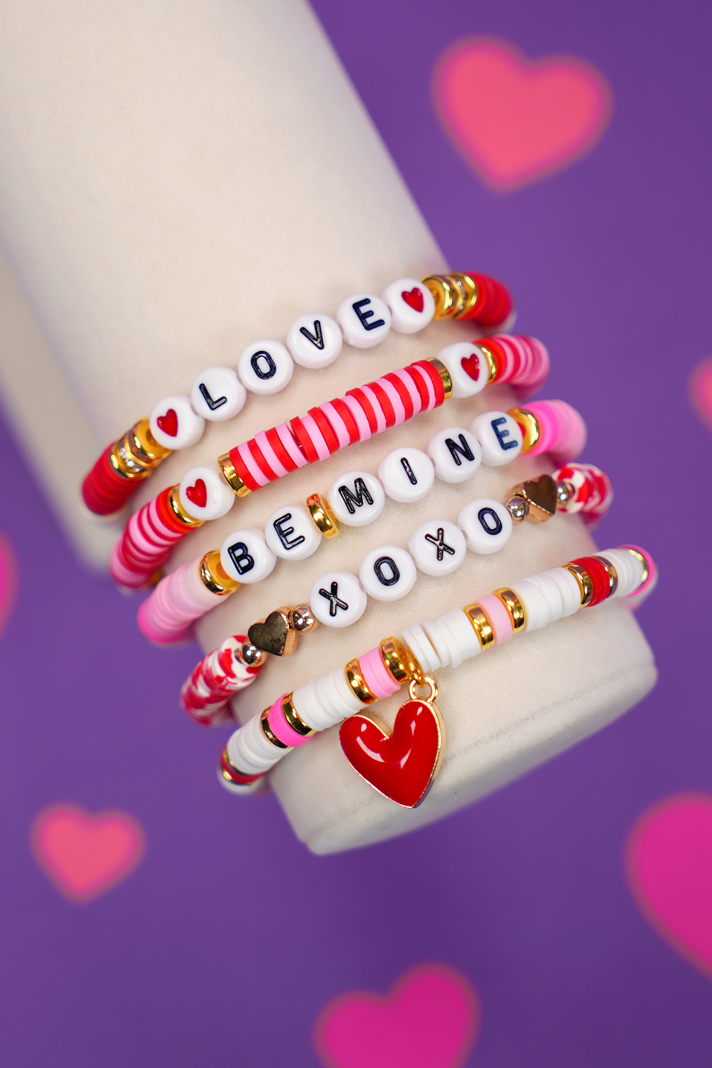 Rubber Band Bracelets: Valentine's Day Craft - The Happy Housewife